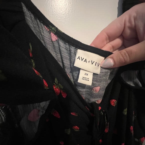 Target Ava & Viv Black with Strawberry 🍓 Flutter Maxi Dress 2X like new - Picture 4 of 5